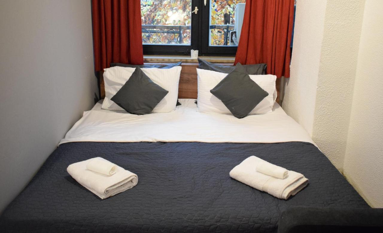 M - Square Private Rooms Skopje Luaran gambar