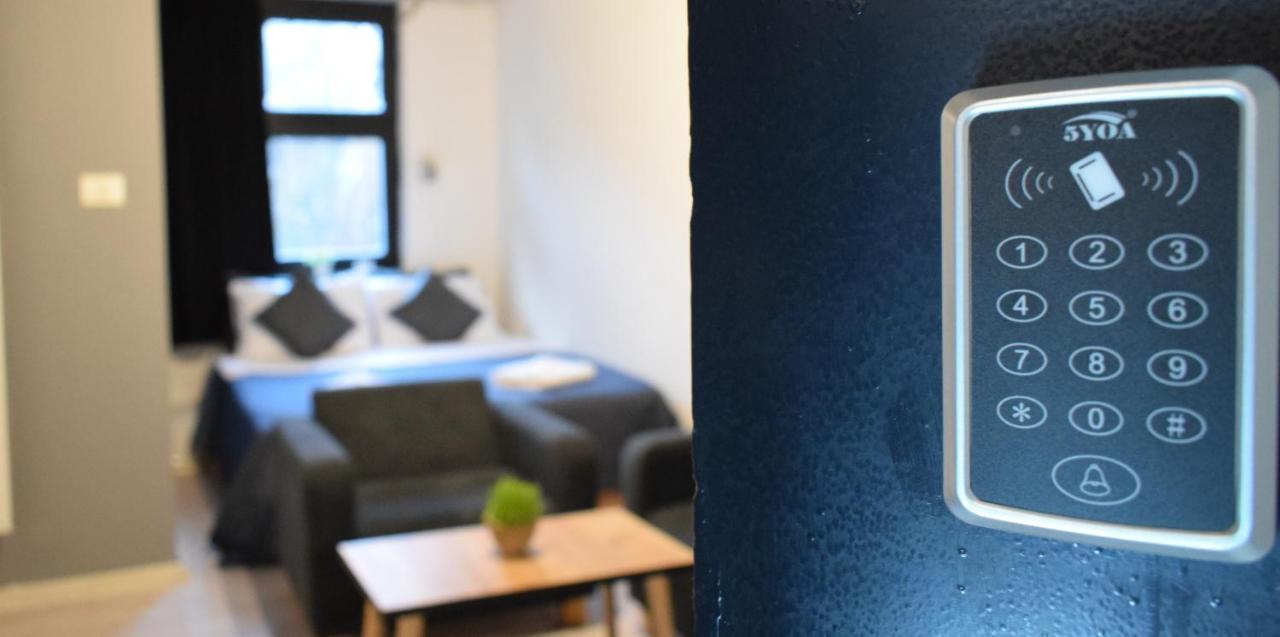 M - Square Private Rooms Skopje Luaran gambar