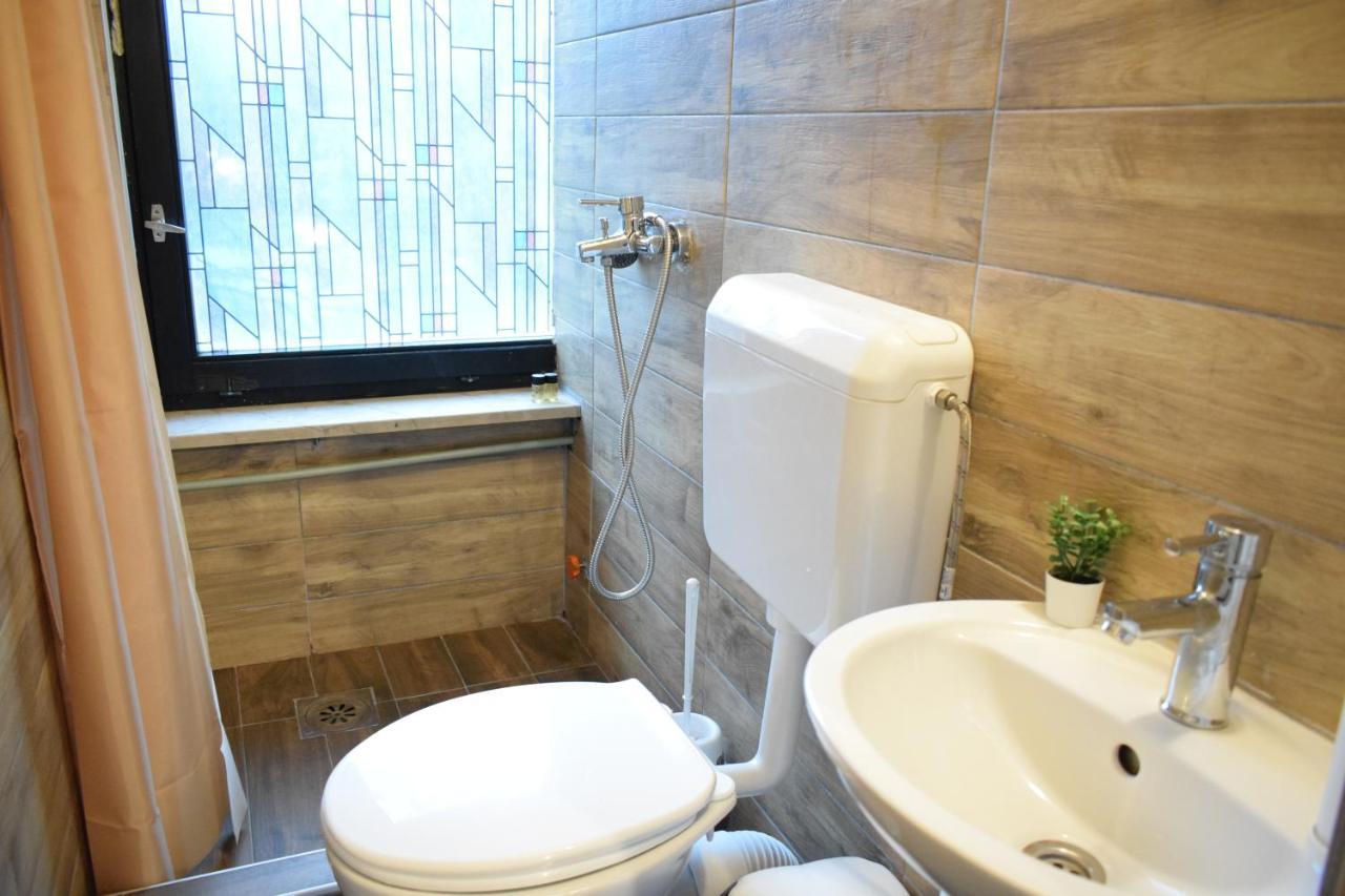 M - Square Private Rooms Skopje Luaran gambar